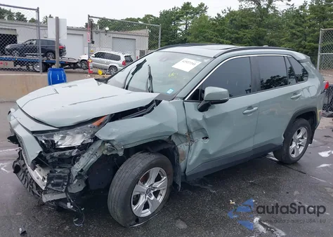 2019 Toyota Rav4 Xle z USA, uszkodzony, nr VIN 2T3P1RFVXKC040637